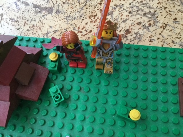 LEGO MOC - Младшая лига. Конкурс 'Средневековье'. - Рассказ битва у знахаря : (Кваркин и Кенчин)ЧТО<br />
