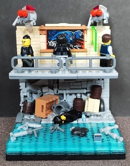 LEGO MOC - LEGO-конкурс 16x16: 'Киберпанк' - Контраст 'миров' в киберпанке: Вот и сама работа. Как мы видим, Верхний Город гораздо более благополучный, чем Нижний. ;)