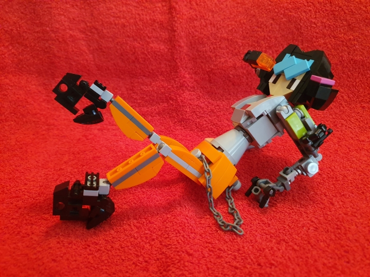 LEGO MOC - LEGO-конкурс 16x16: 'Киберпанк' - CyberPunk Girl: Ну и напоследок отдыхающая от кипящего мира машин героиня.