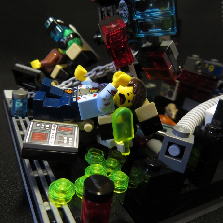 LEGO MOC - LEGO-конкурс 16x16: 'Киберпанк' - Кибергедонизм. Живи по кайфу!: ... но в меру.