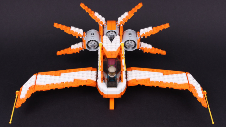 LEGO MOC - LEGO-конкурс 'Путь к звездам' - Рыжик: Крылья длинные и в меру широкие. А ещё имеют загнутые плоскости по краям - для лучшего маневрирования