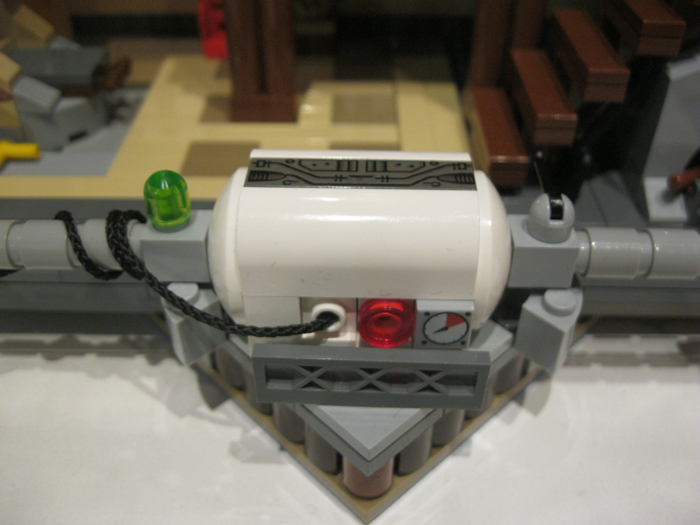 LEGO MOC - Потому что мы можем! - Швейцария 'сухих' туалетов!: это цестерна-мотор<br />
<br />
закачивает горючее с огнём и высасывает дым
