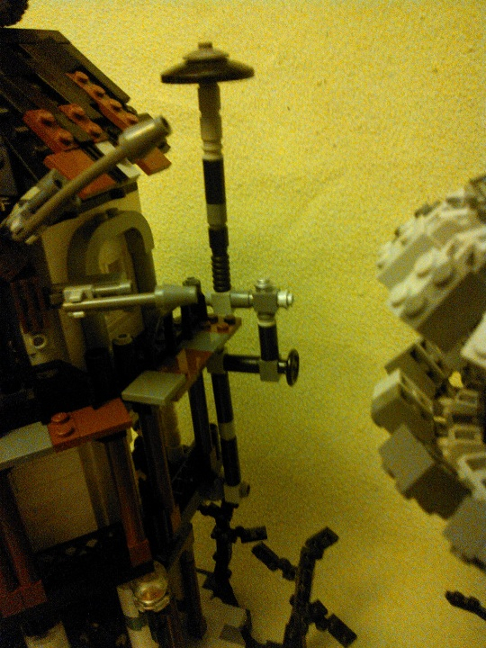 LEGO MOC - Потому что мы можем! - Беспроводное электричество: труба от генератора на первом этаже