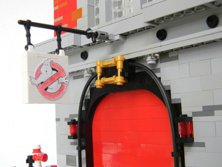 LEGO MOC - Герои и злодеи - Ghostbuster's firehouse!