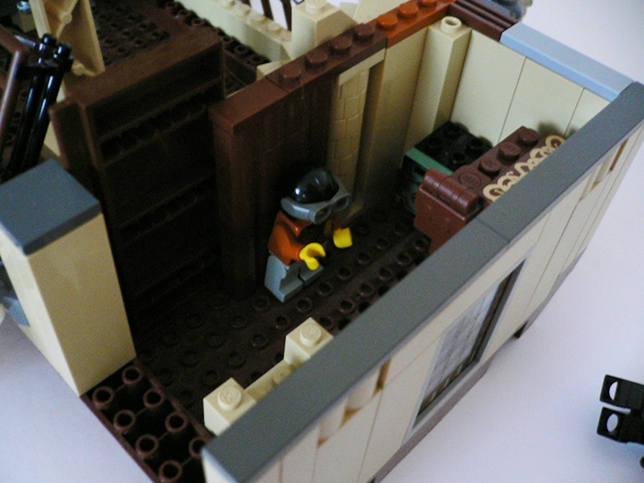 LEGO MOC - Steampunk Machine - Летучий паровой корабль: Каюта капитана и, по совместительству, изобретателя. Корабль с трудом помещался на фото столе, так что минифигуркам приходилось лежать прямо на бумаге.