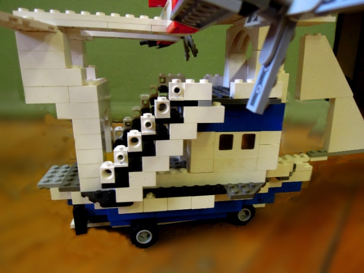 LEGO MOC - Мини-конкурс 'Битва Дирижаблей' - Дирижабль для романтического путешествия или Небесный корсар