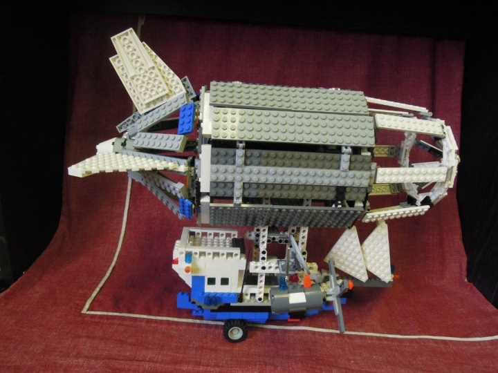 LEGO MOC - Мини-конкурс 'Битва Дирижаблей' - Дирижаблекорабль для путешествий.