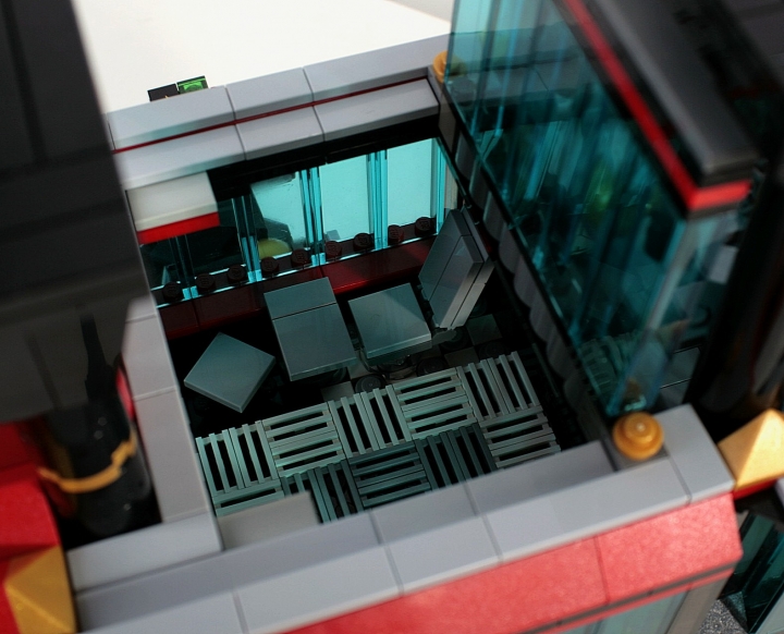 LEGO MOC - Мини-конкурс 'Битва Дирижаблей' - Игла: А вот перед нами одно из пассажирских кресел и столик у окна. 