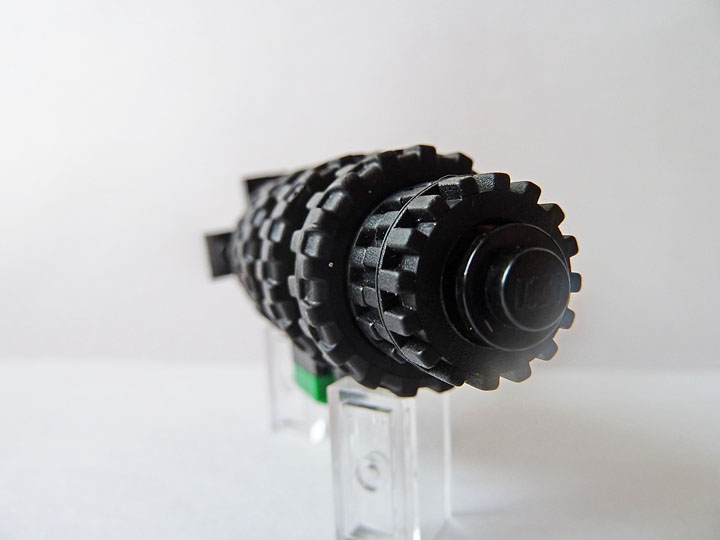 LEGO MOC - Мини-конкурс 'Битва Дирижаблей' - Black Owlet - Чёрный Совёнок: Кроме того, Том серьезно проработал модель до мельчайших деталей, также он раскрасил дирижабль.