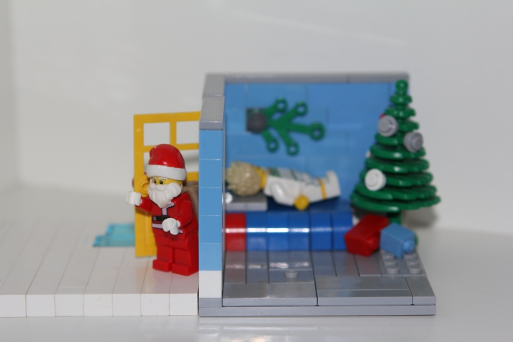 LEGO MOC - Новогодний Кубик 2014 - MOC: 'Рождественская Виньетка': Теперь, пора уходить! - Подумал Санта.