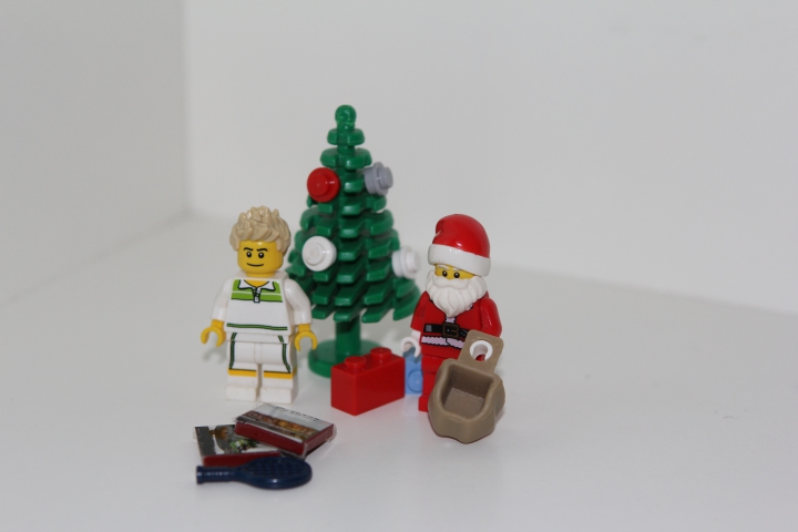 LEGO MOC - Новогодний Кубик 2014 - MOC: 'Рождественская Виньетка': Минифигурки, елка, подарки, книги и журналы: