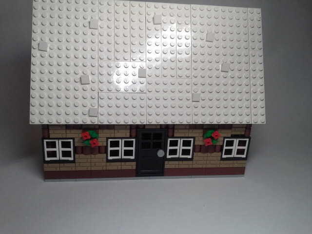 LEGO MOC - Новогодний Кубик 2014 - Мастерская чудес: Теперь к мастерской. Вид с разных сторон