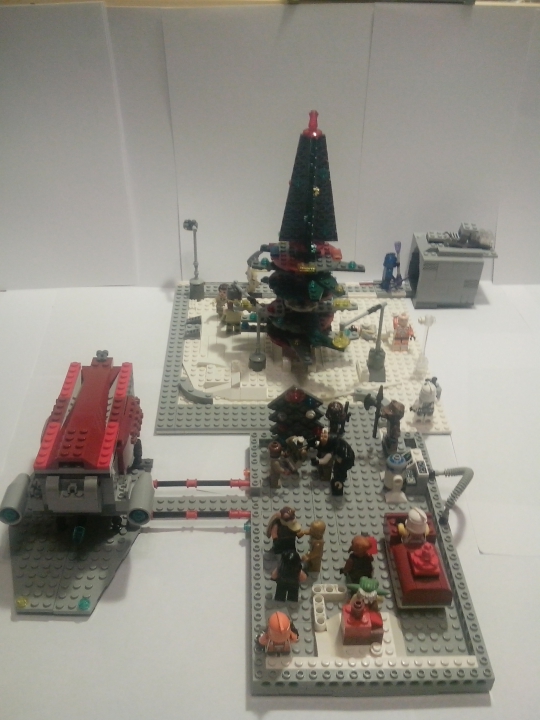 LEGO MOC - Новогодний Кубик 2014 - Новый Год, не только есть на нашей планете...: Вид сзади