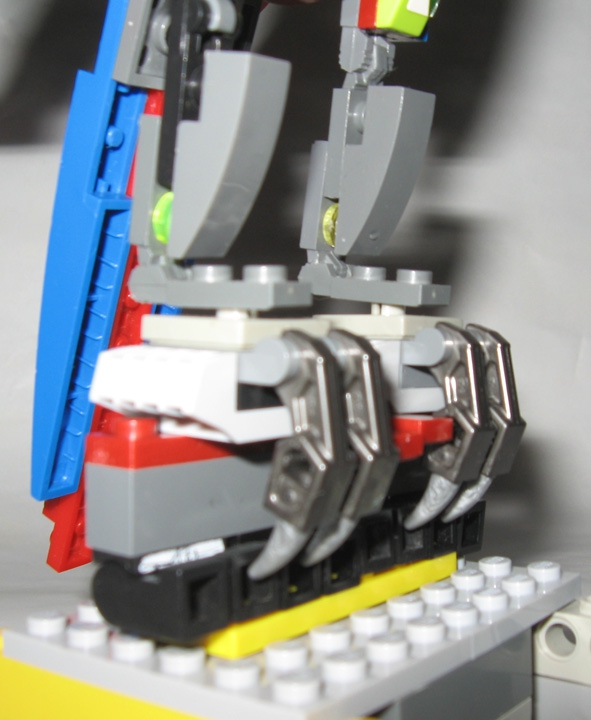 LEGO MOC - 16x16: Animals - Красный Ара: лапы крупно