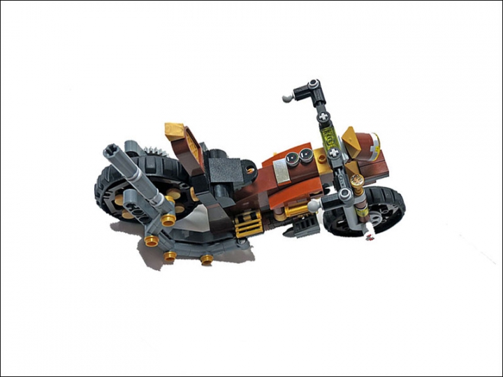 LEGO MOC - Мини-конкурс 'Lego Technic Motorcycles' - SteamBike 'AnSign': Компоновка байка схожа с современными моделями. Основной паровой котел находится на привычном месте бензобака.