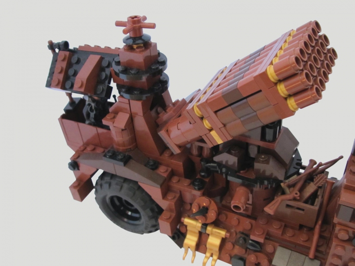 LEGO MOC - Мини-конкурс 'Lego Technic Motorcycles' - Паровой тяжелый военный мотоцикл 'Пурга': Ящик с картой, ружьями, лук с колчаном (на всякий случай)