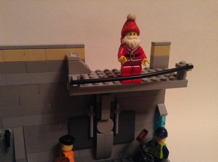 LEGO MOC - Новогодний Кубик 3015 - Завтра была война...: И напоследок - тот, без кого и через миллион лет не обойдется ни один Новый год!!