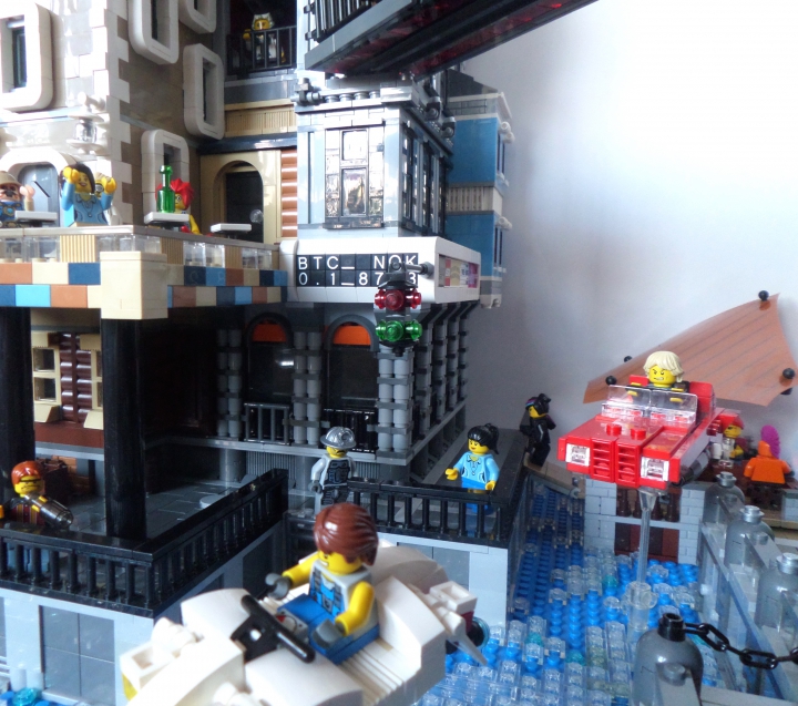 LEGO MOC - Новогодний Кубик 3015 - Празднование Нового года в городе будущего: Для кого-то лучшее развлечение-гонять на устаревших теперь спортивных карах (для перемещений нынче используют телепорт).