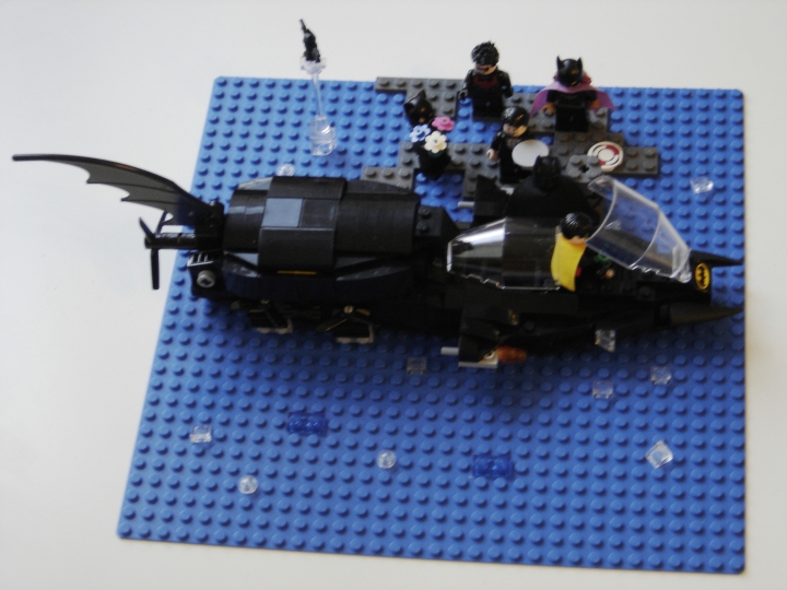 LEGO MOC - Погружение - Подводная лодка Бэтмена: Торжественная встреча.