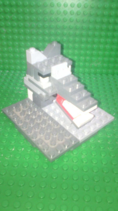 LEGO MOC - Битва Мастеров 'В кубе' - Легенда о великом вожде Алеке Сероухом, повелителе волков: 'Это памятник великого Алека Сероухого'