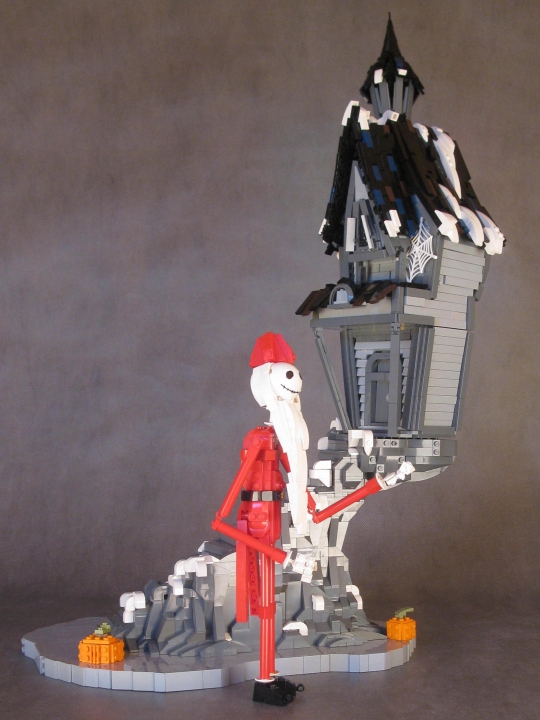 LEGO MOC - Новогодний Кубик 2016 - Джек- Повелитель Тыкв: Скеллингтон фоткается 'как будто он держит свой дом на ладони'.
