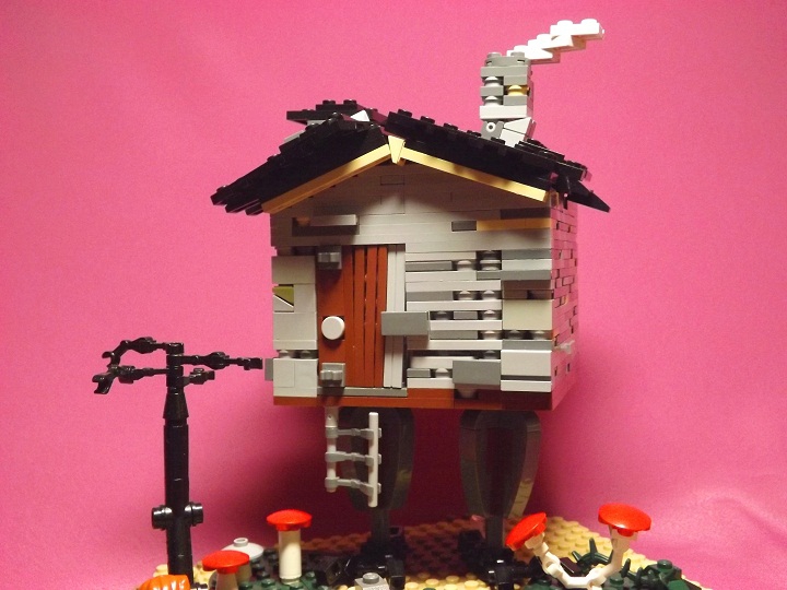 LEGO MOC - Чудеса русских сказок - Гуси-лебеди: избушка на курьих ножках.