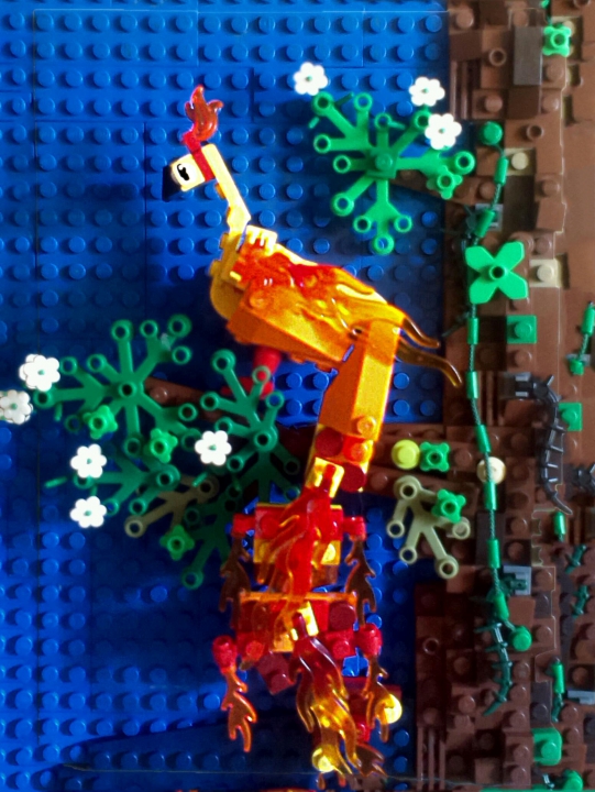 LEGO MOC - Чудеса русских сказок - Жар птица не просто синица!: Общий вид.Эту птичку не словом сказать , не пером описать,а из кубиков ЛЕГО построить можно!<br />
