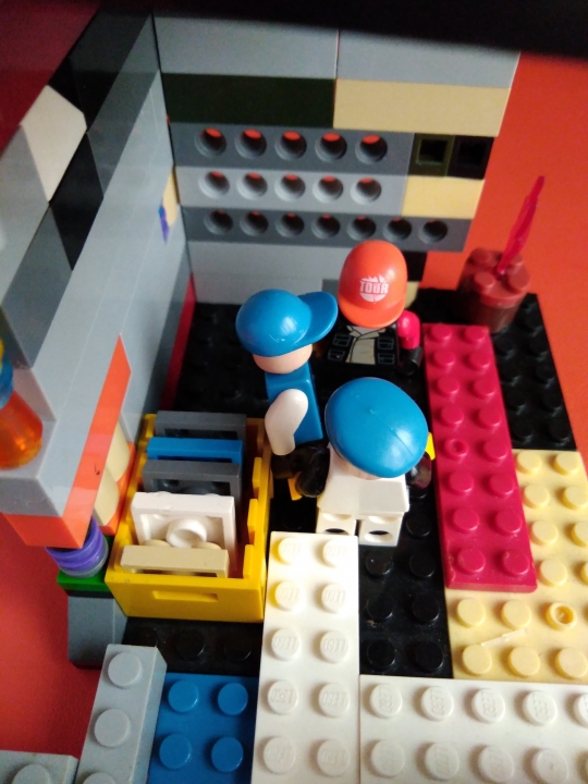 LEGO MOC - Конкурс Детективов - Расследование пропавшего яйца с фермы динозавров: Ящик с секретными документами