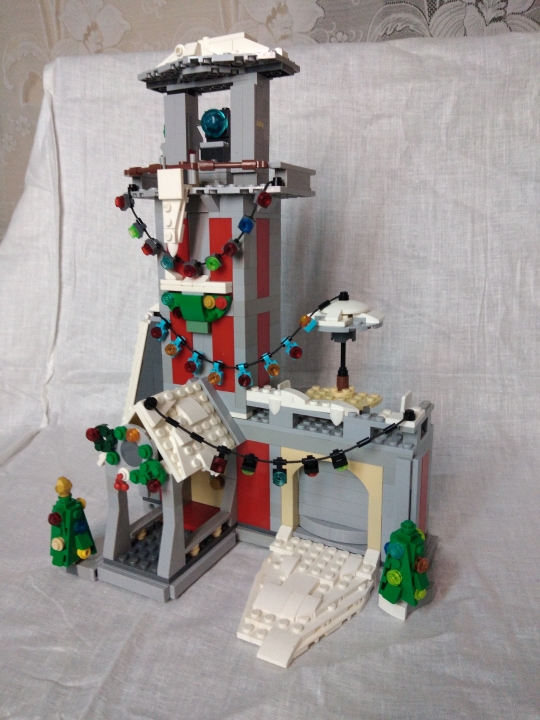 LEGO MOC - Новогодний Кубик 2020 - Новогодний Маяк