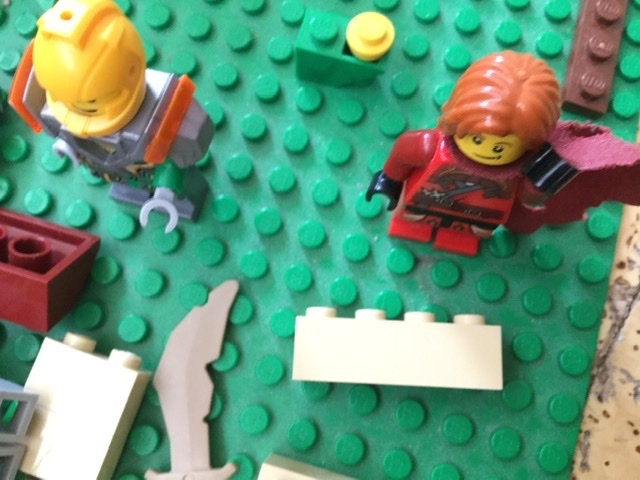 LEGO MOC - Младшая лига. Конкурс 'Средневековье'. - Рассказ битва у знахаря : (Кенчин) Да Фред. (Фред) а как? (Кенчин) это завтра я расскажу. 