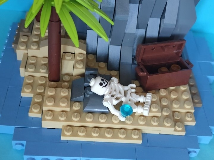LEGO MOC - LEGO-конкурс 24x24: 'Пираты' - Последний  аквамарин: Познакомьтесь поближе. Его звали Джон...