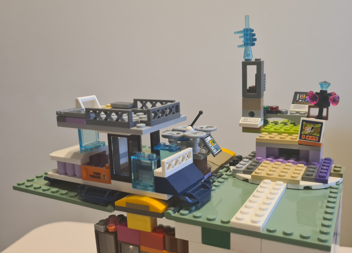 LEGO MOC - LEGO-конкурс 'Светлое будущее' - Супер ЭкоДом, который будет помогать вам во всём. 