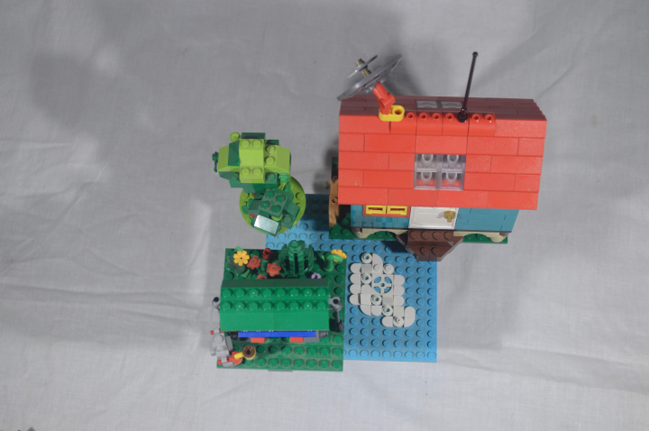 LEGO MOC - LEGO-конкурс 'Светлое будущее' - Парящая дача