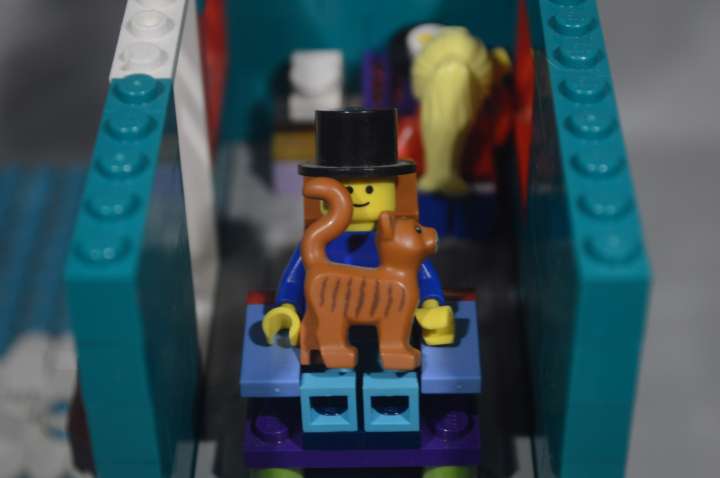 LEGO MOC - LEGO-конкурс 'Светлое будущее' - Парящая дача: Очень приятно сидеть на кресле с мурчащей кисой и смотреть на закат…